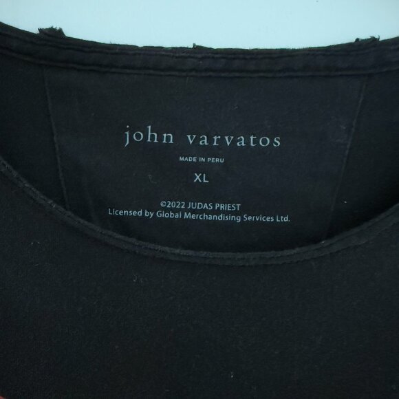John Varvatos Mens' Judas Priest Raw Edge Graphic Tee Size XL - Picture 4 of 5